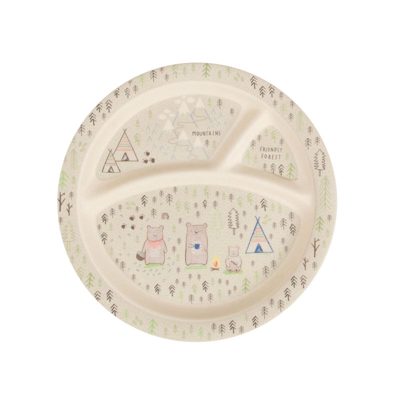 Detský tanierik vyrobený z odolných materiálov s rozkošnými ilustráciami stanujúcich medvedíkov. V kolekcii sa nachádza aj miska, šálka a príbor.