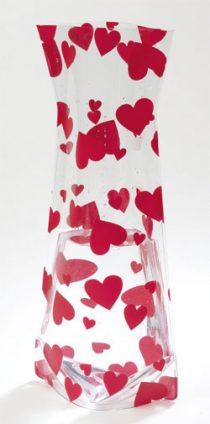 Easyvase je plastová tvarovateľná váza, ktorú oceníte najmä v malých domácnostiach alebo ak žijete s deťmi. Je nerozbitná a dá sa zložiť naplocho.