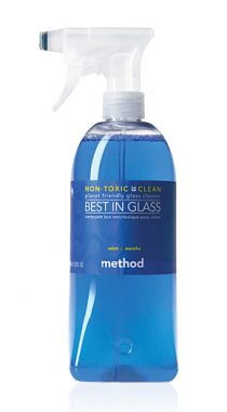 Method Best in Glass je ekologický prípravok na čistenie skla a okien. Má príjemnú vôňu mäty a je biologicky rozložiteľný.